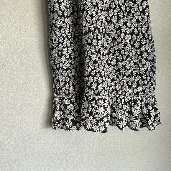 American Eagle Fitted Dress - Black/White Floral - Size S Tall. - Picture 3 of 5